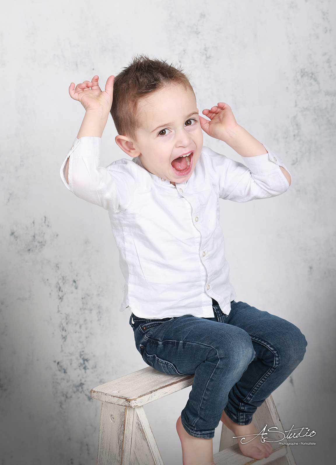 Portrait d’enfant réalisé chez AStudio à Fougères