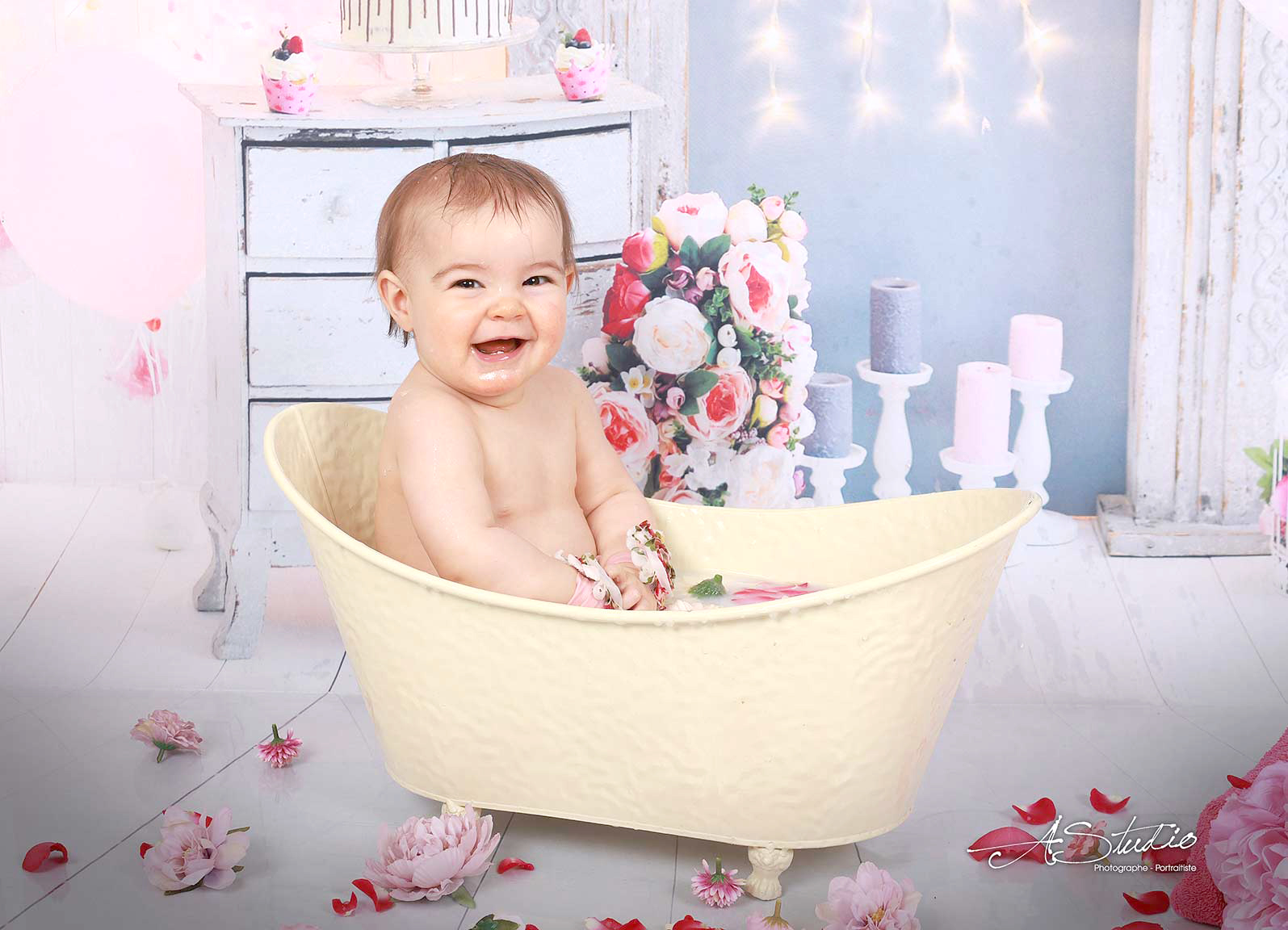 Enfant lors d’une séance bain de lait chez AStudio